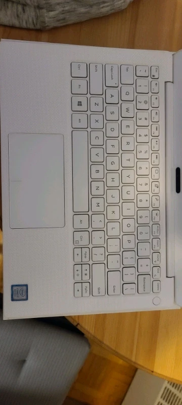 Dell xps 13 9370 8th gen i7 500gb nvme 8gb ram - photo 2