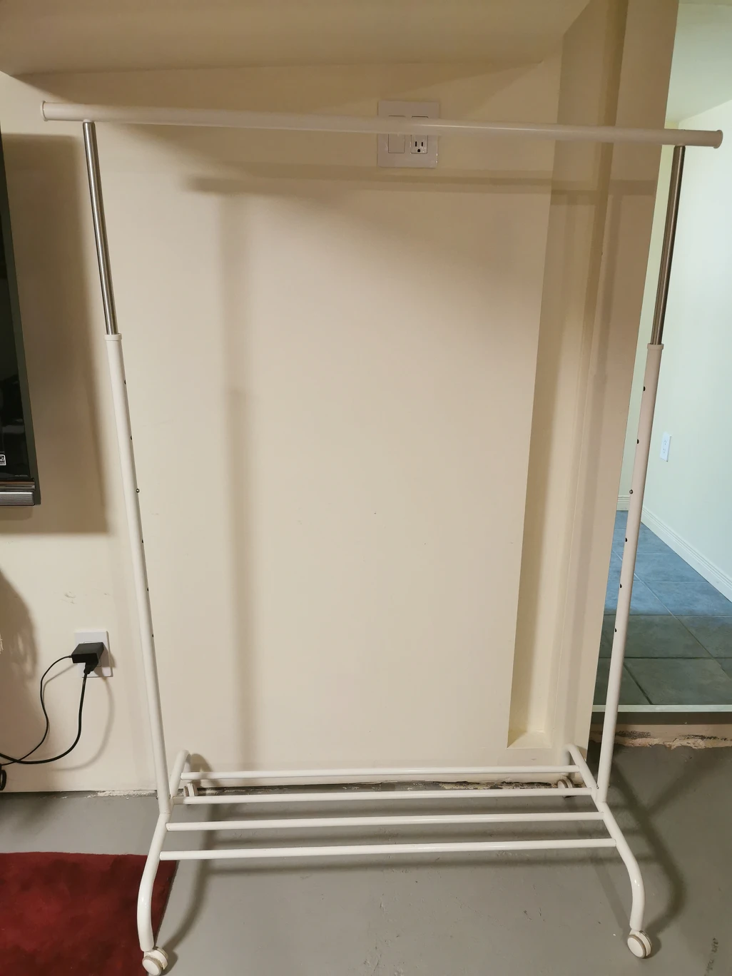 Portable Clothes Rack - Excellent Condition - photo 5