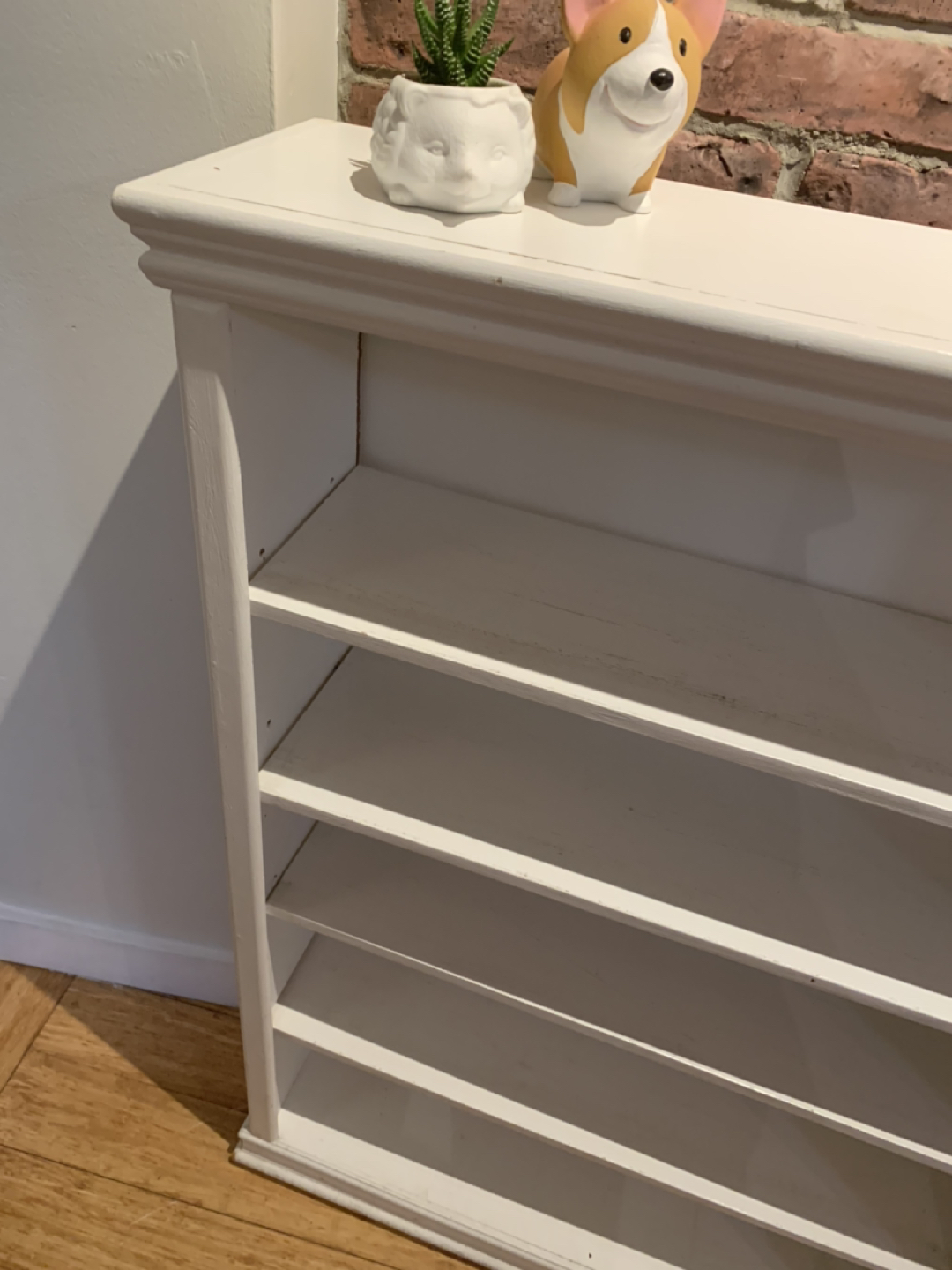 White bookshelf - photo 3