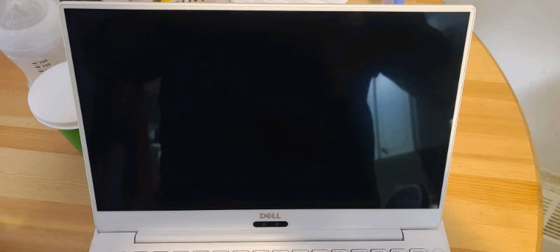 Dell xps 13 9370 8th gen i7 500gb nvme 8gb ram - photo 3