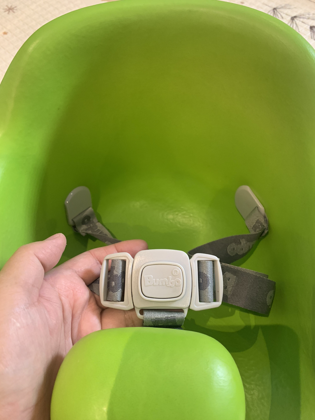 Bumbo chair with tray (lime colour) 범보체어 한아기깨끗이 사용했어요. - photo 3