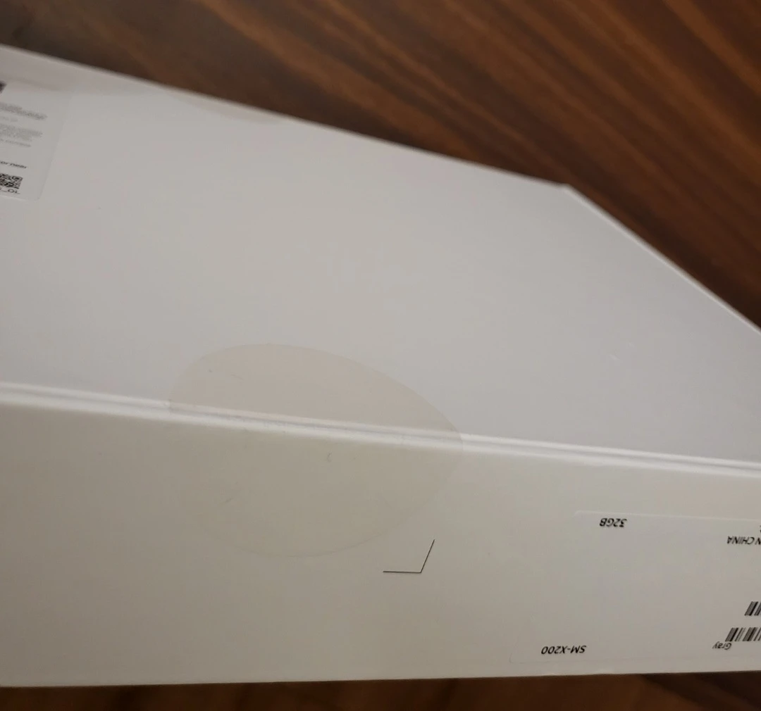 Brand new Samsung Galaxy A8 tab 32G - photo 3