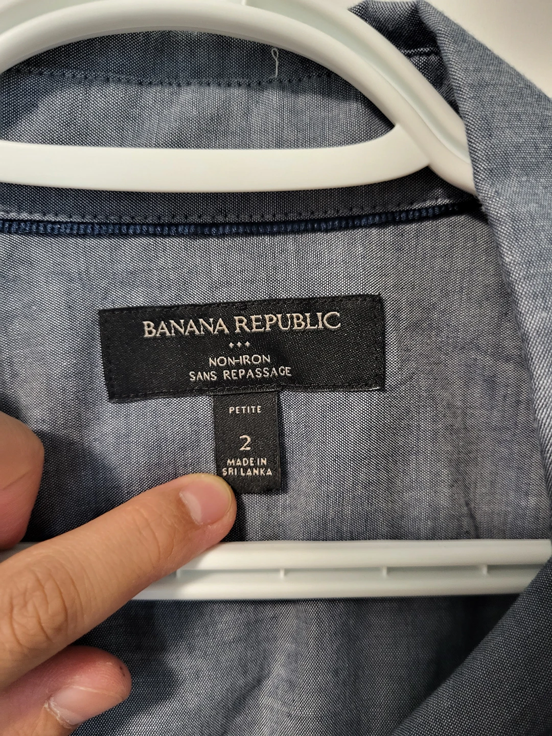 Banana Republic Non-Iron Dress Shirt (Size Womens 2) image indicator(3)