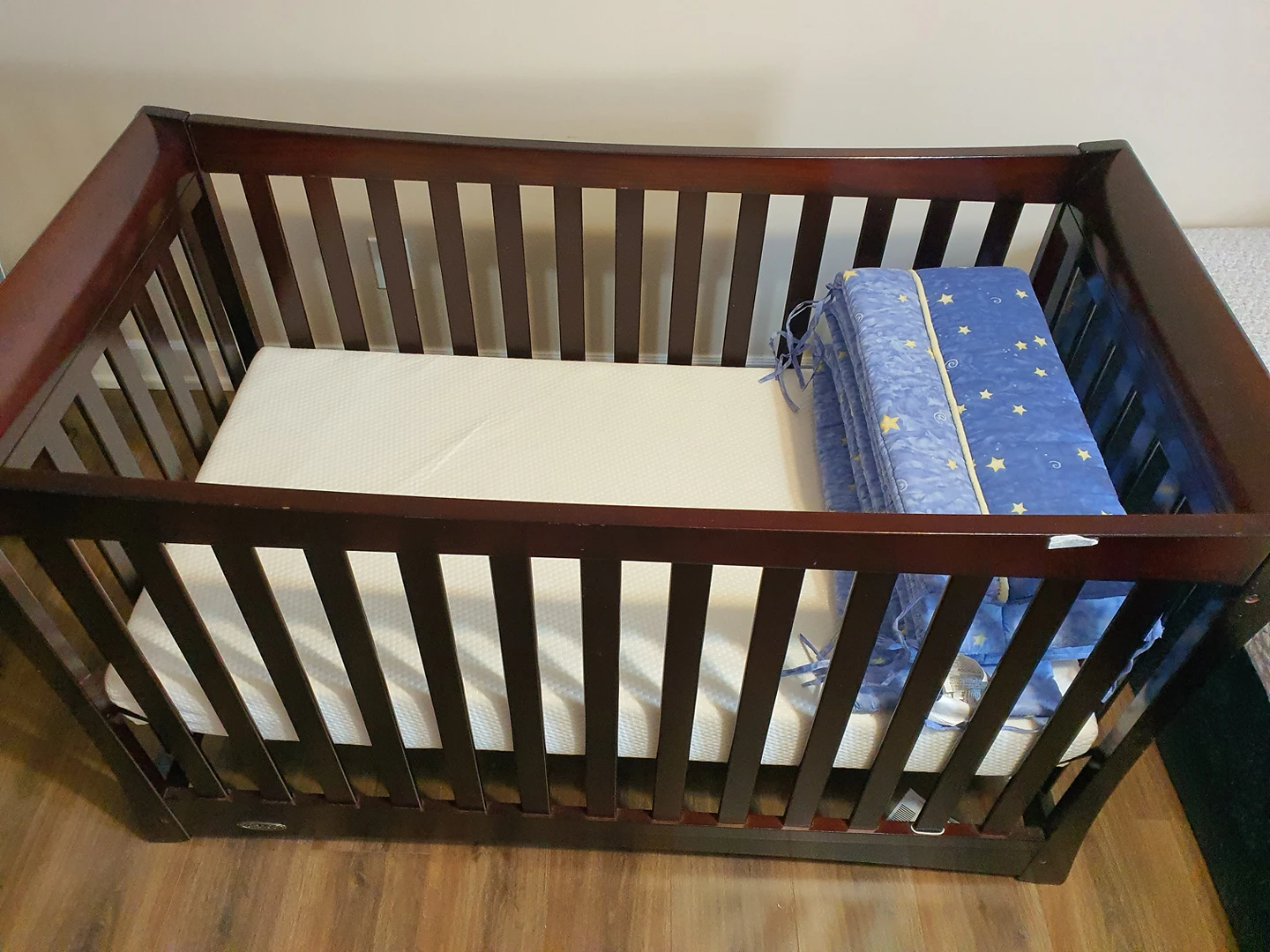 Baby crib image indicator(2)