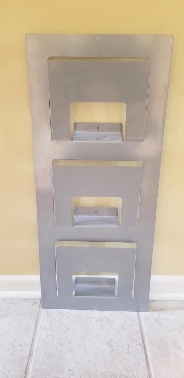 Mountable magazine/file holder