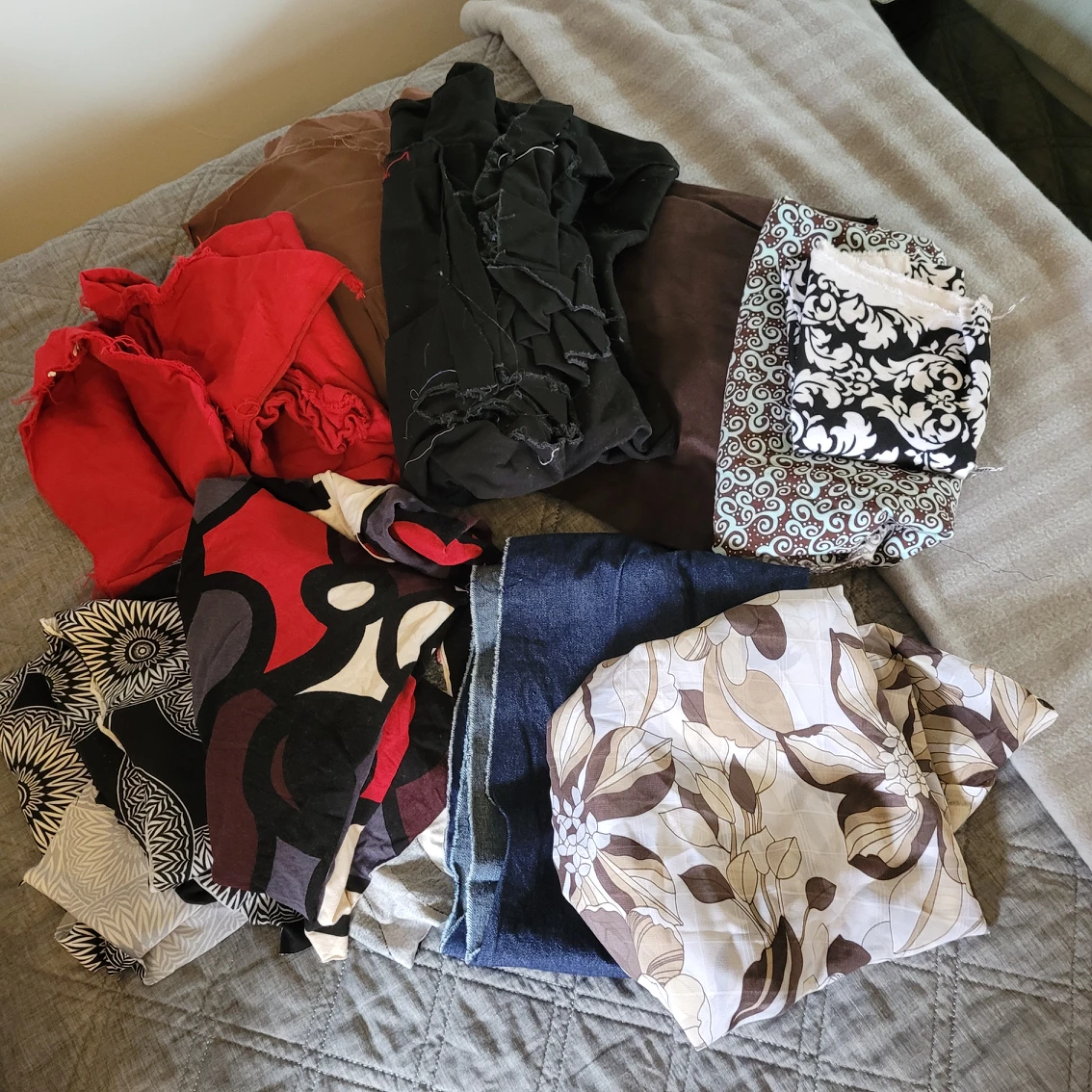bag of fabric for sewing #Freecycle #free thumbnail