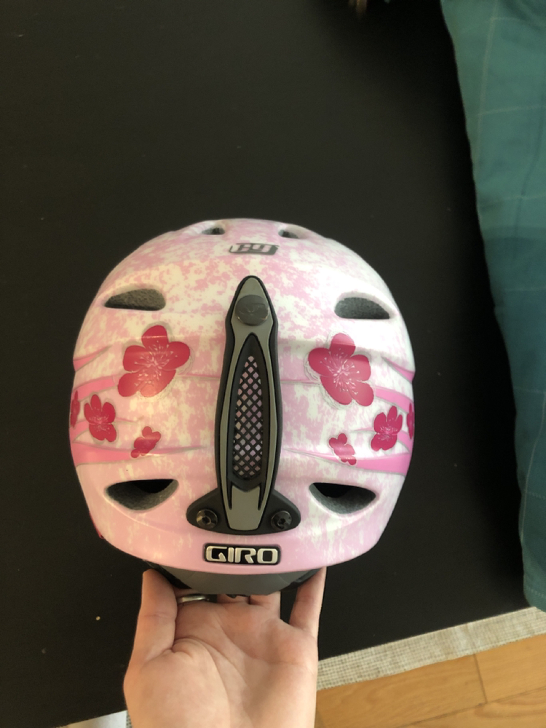 Adult Small Giro Ski Helmet - photo 3