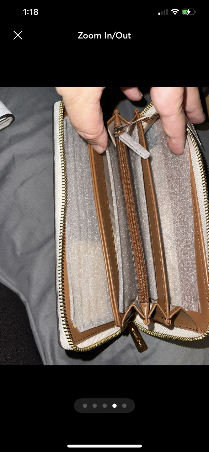 Micheal kors wallet image indicator(3)