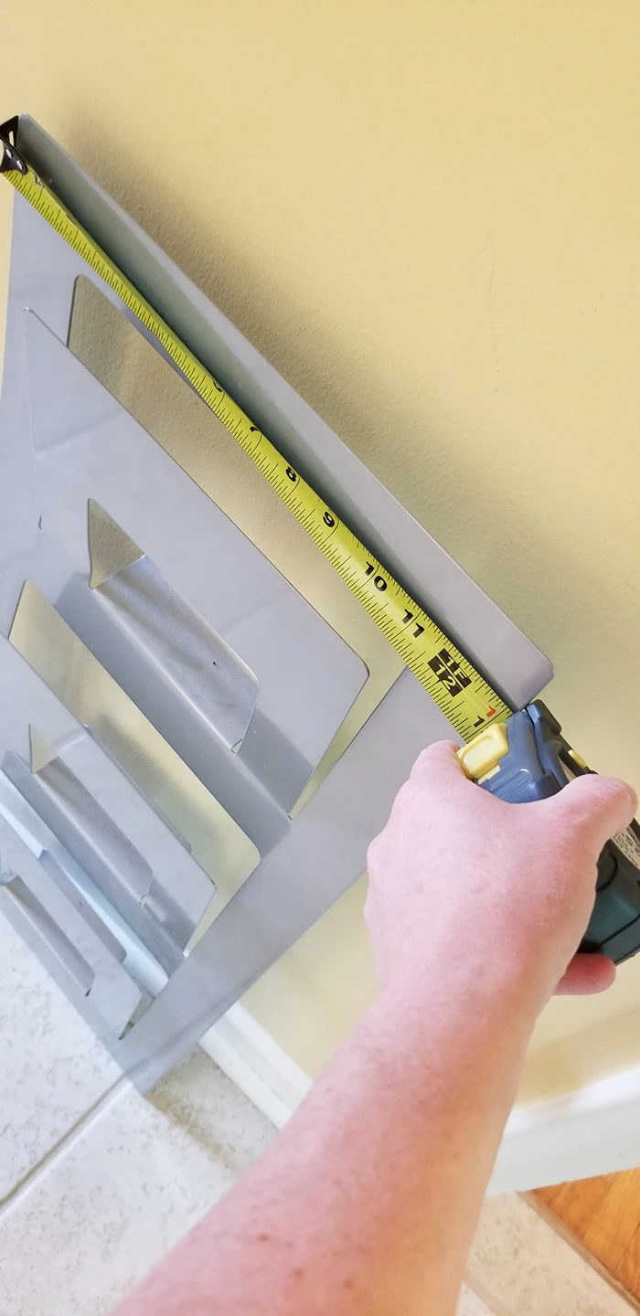 Mountable magazine/file holder image indicator(2)