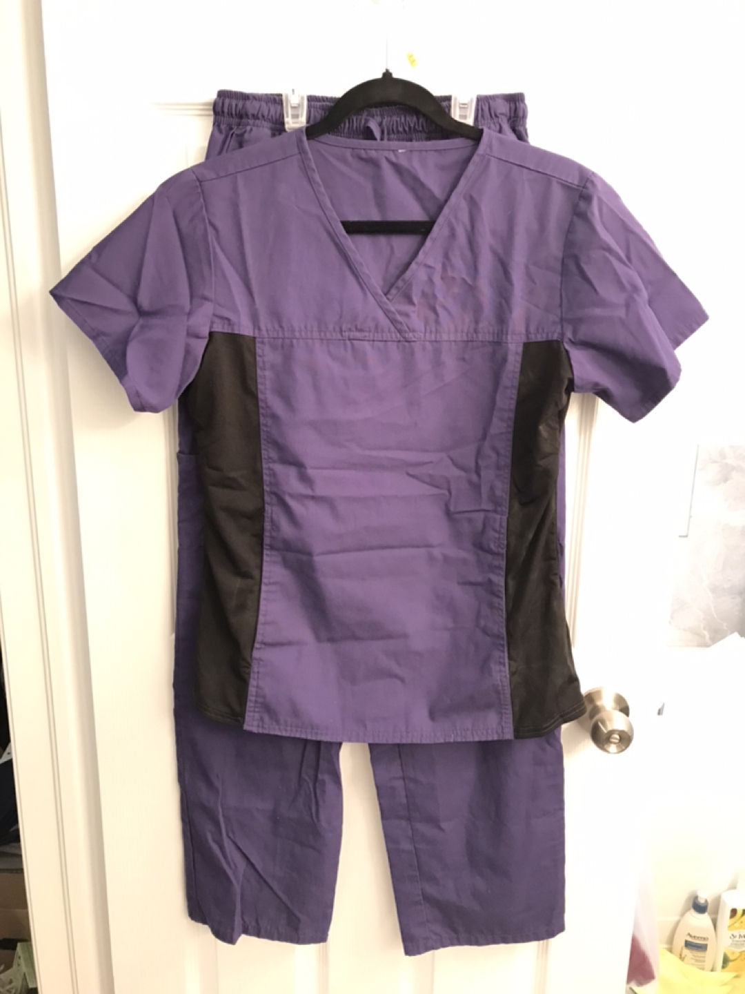 Nurse / Healthcare scrubs - 7 pc lot image indicator(8)