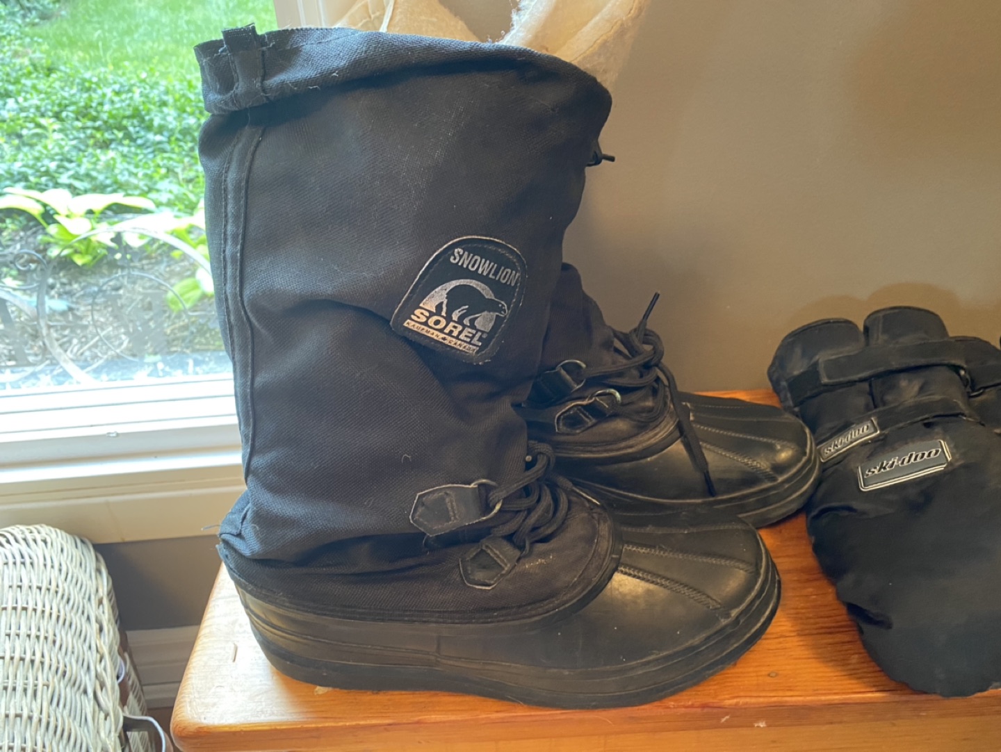 Men’s Sorel boots size 11 thumbnail