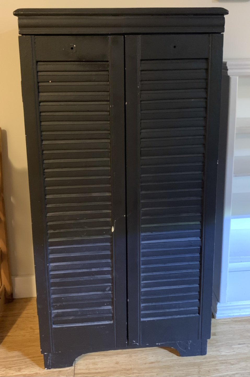 Dresser cabinet shelf