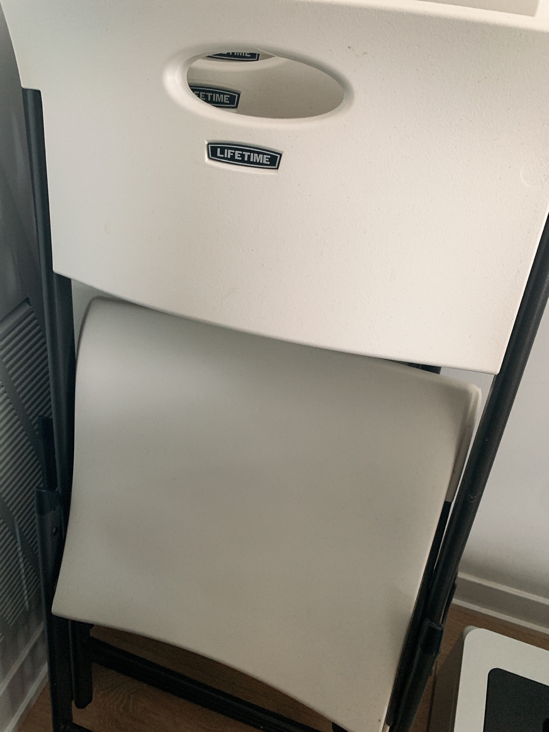 Costco foldable chair*4 - photo 2