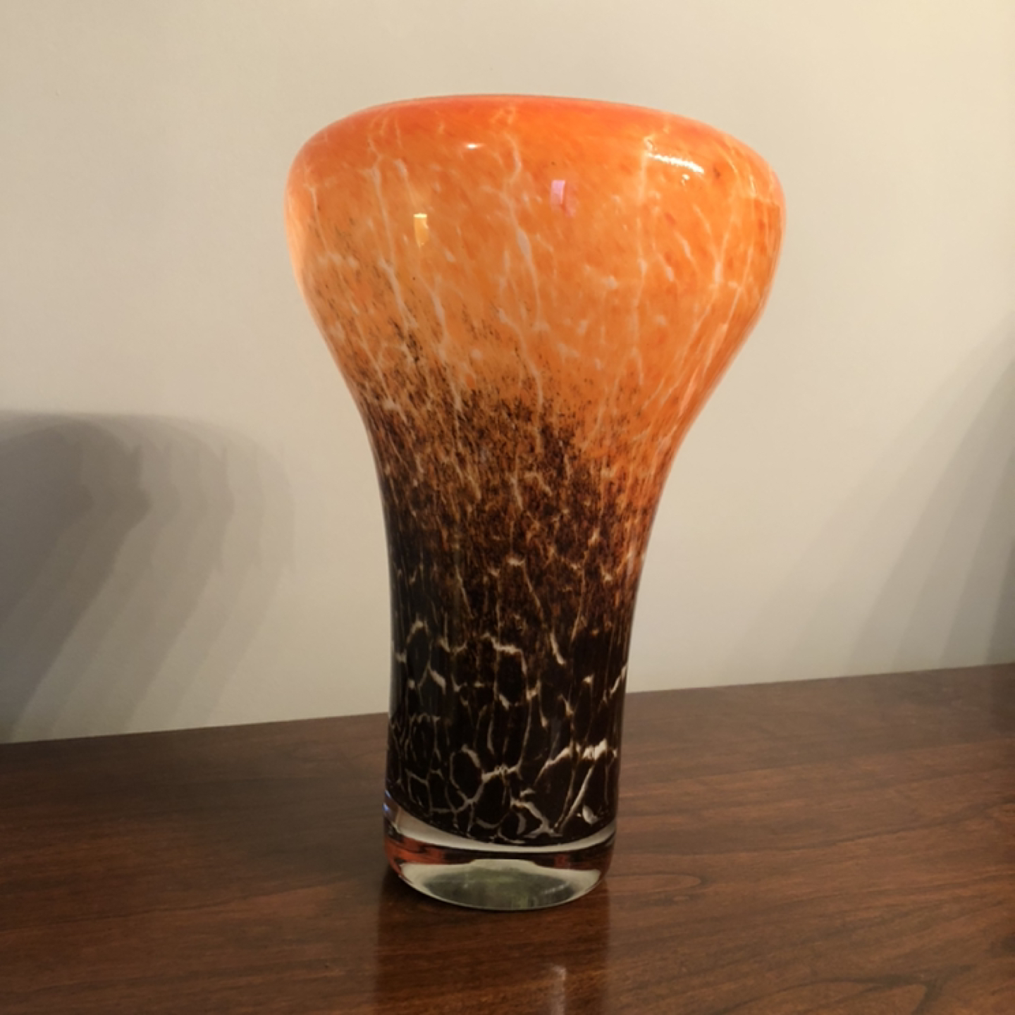 Decorative glass vase/centrepiece