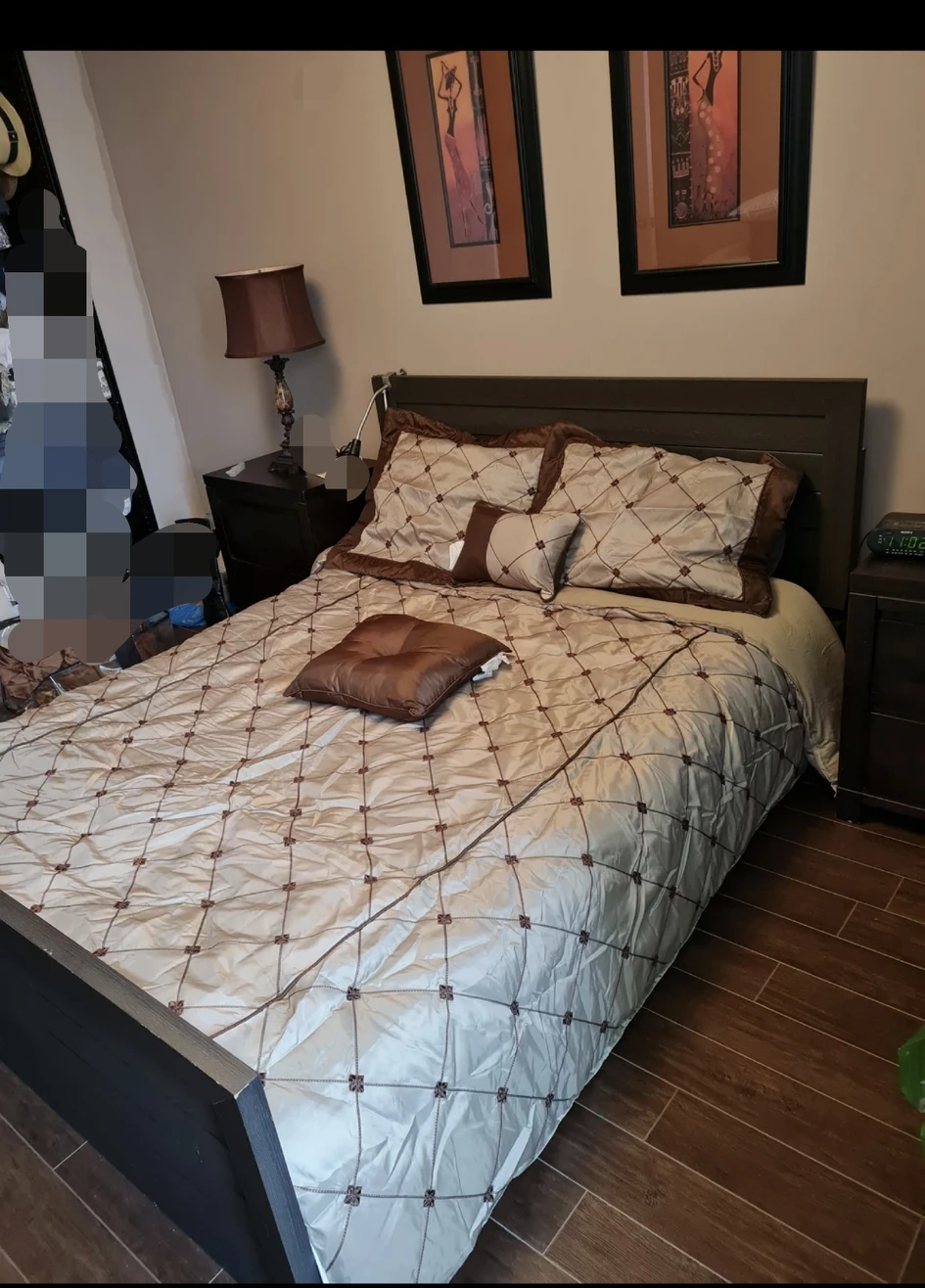 Brand new 8 pcs Duvet Comforter cover set. Brand new thumbnail