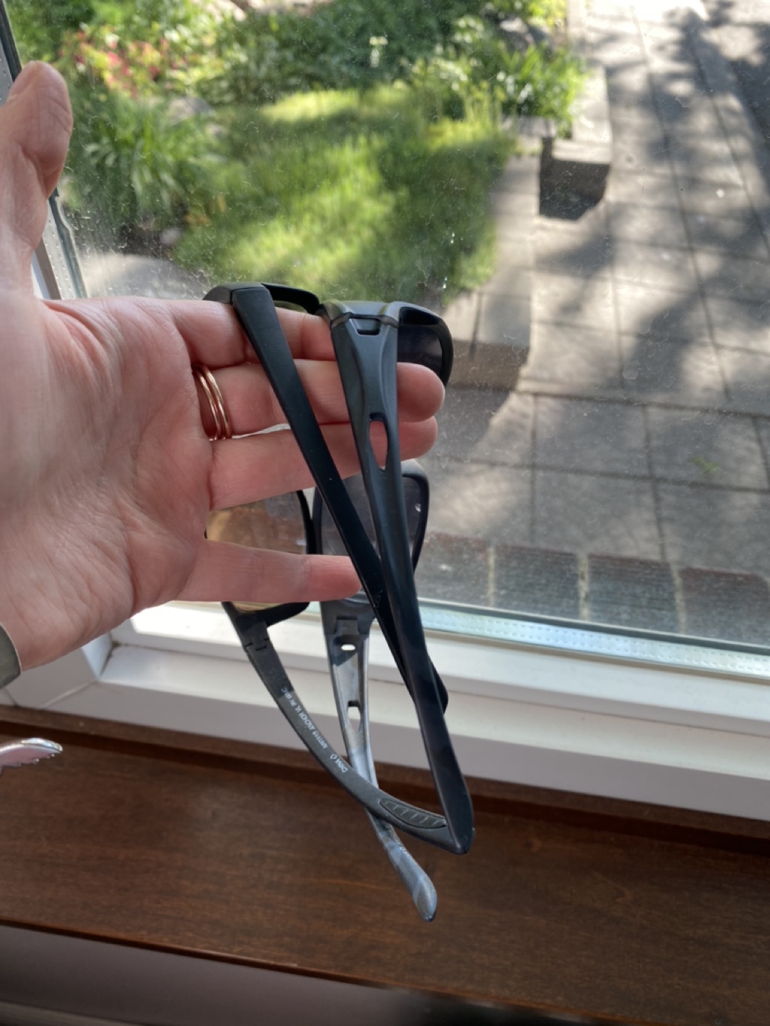 Sport sunglasses image indicator(2)