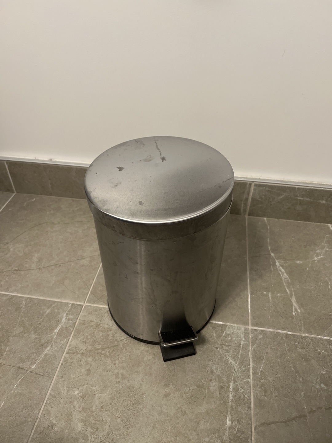 IKEA pedal trash can / bin thumbnail
