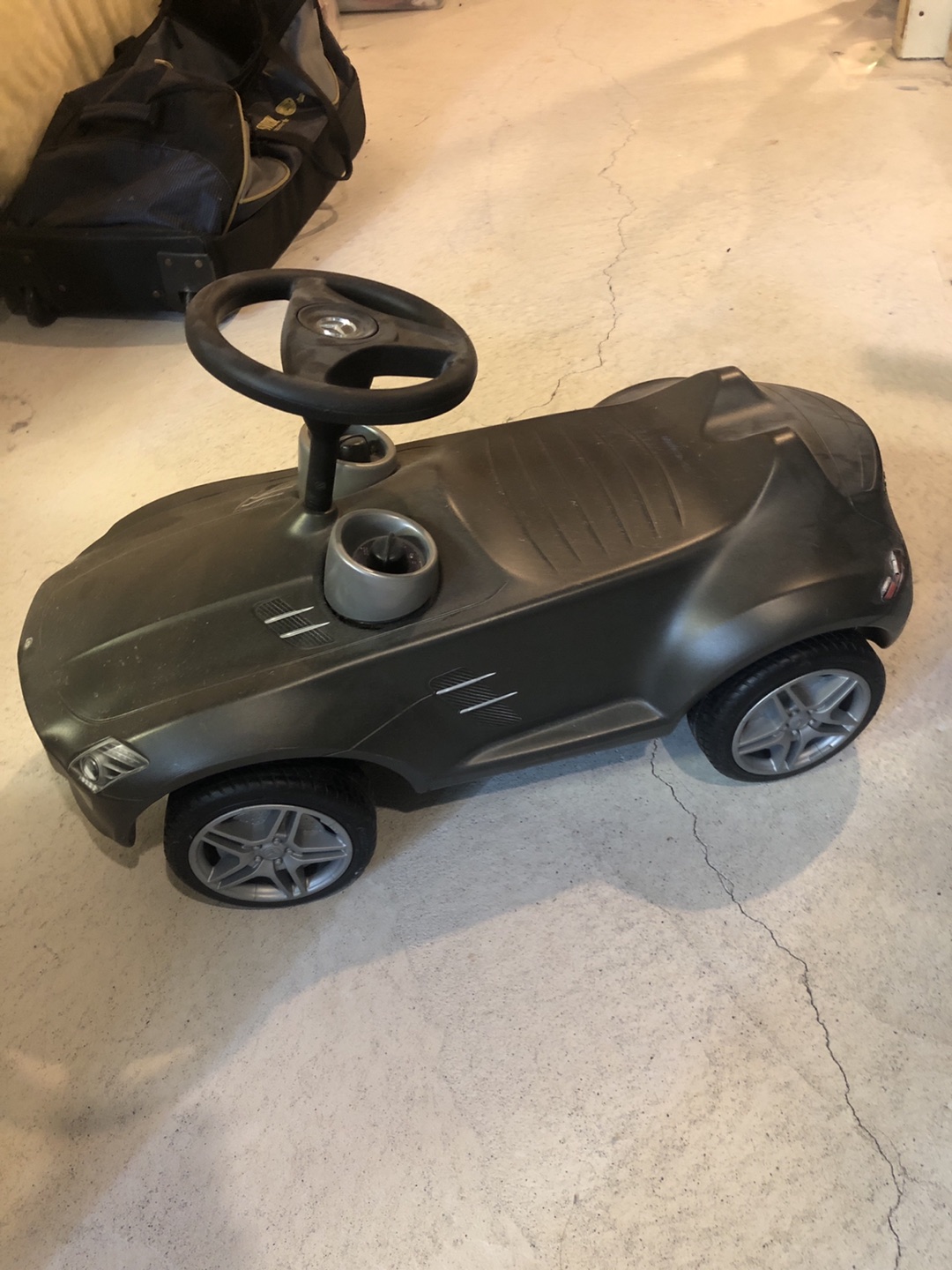 Toddler size Benz toy car - photo 2