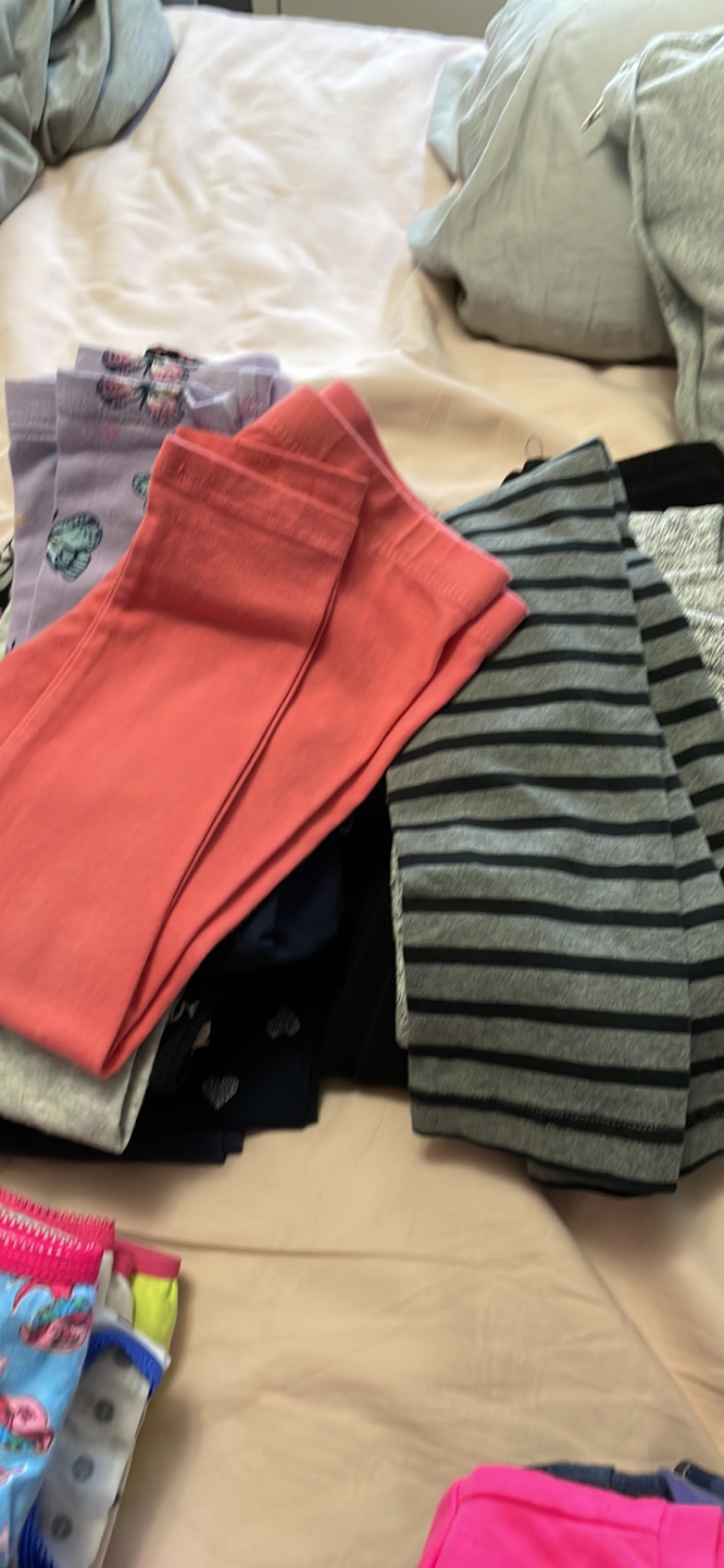Lot of girls clothing. 4/5/6 - photo 4