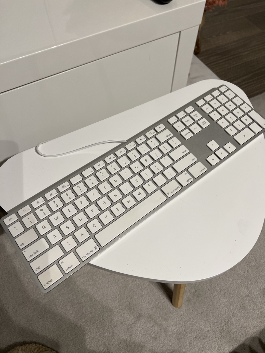 Broken Apple USB keyboard thumbnail