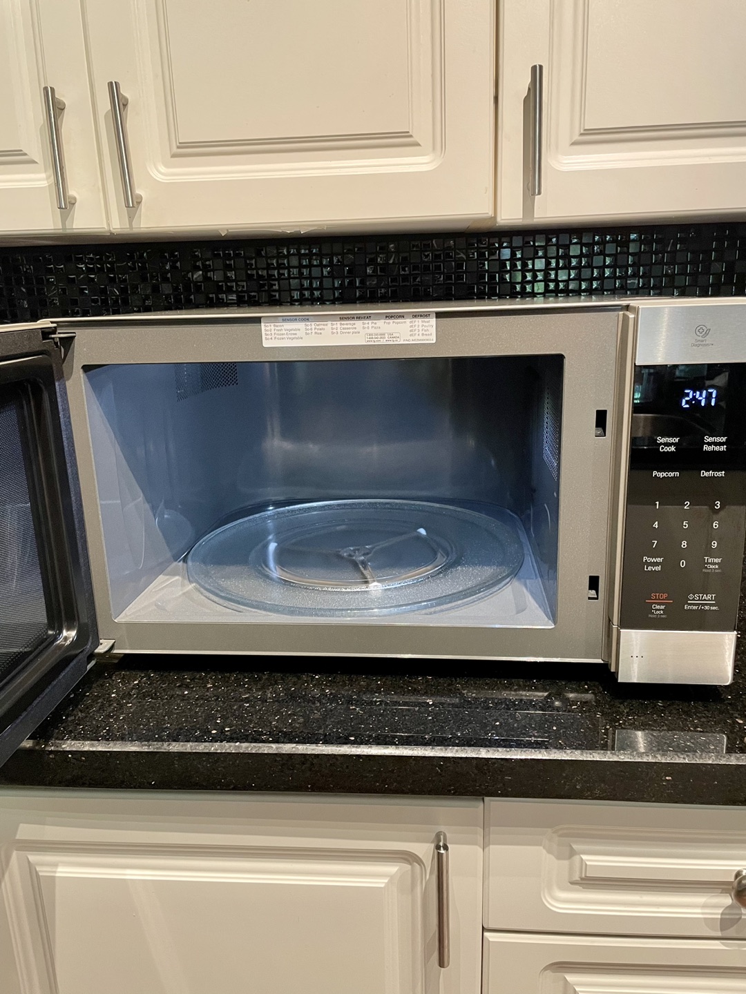 LG Microwave Oven - photo 3