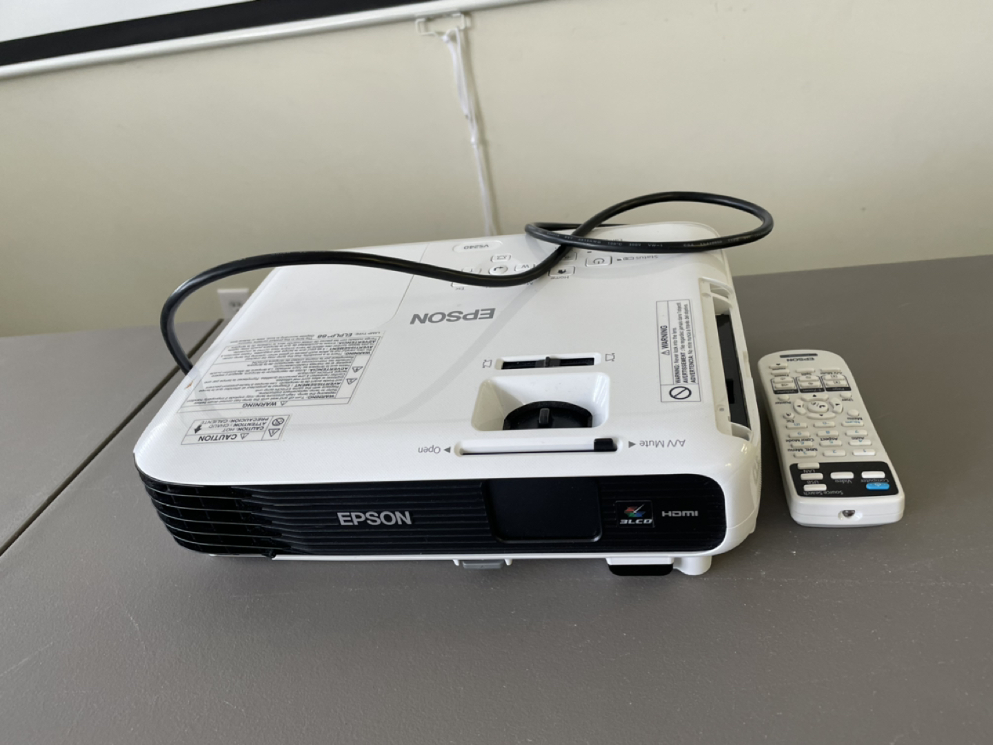 Projector and screen