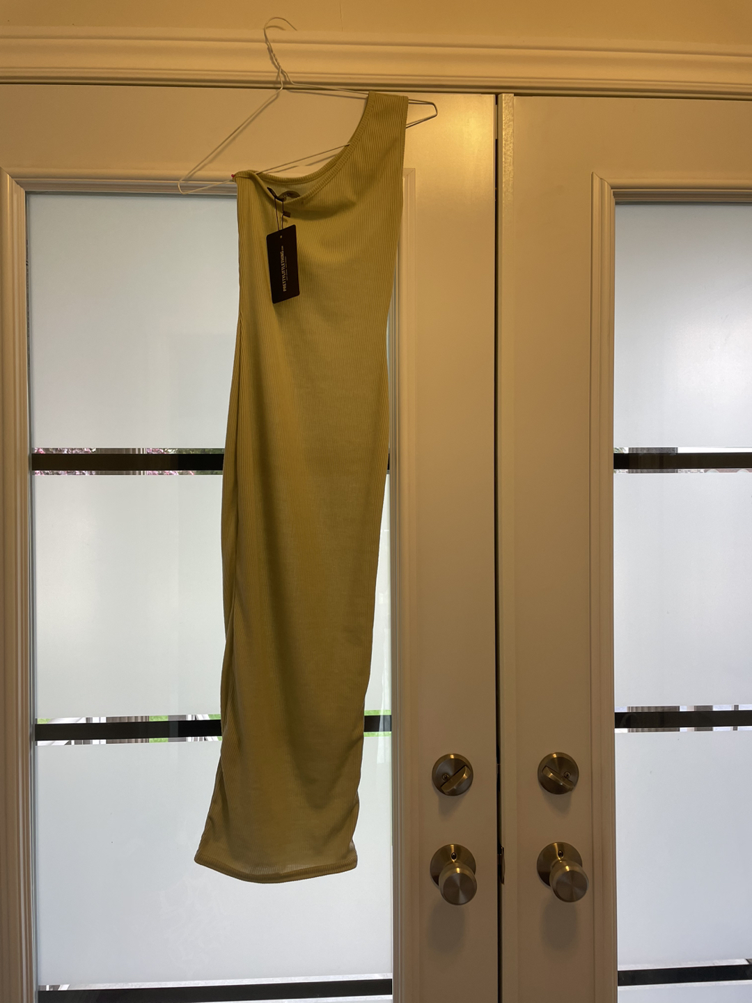 BNWT One Shoulder Summer Dress by Pretty Little Thing image indicator(4)