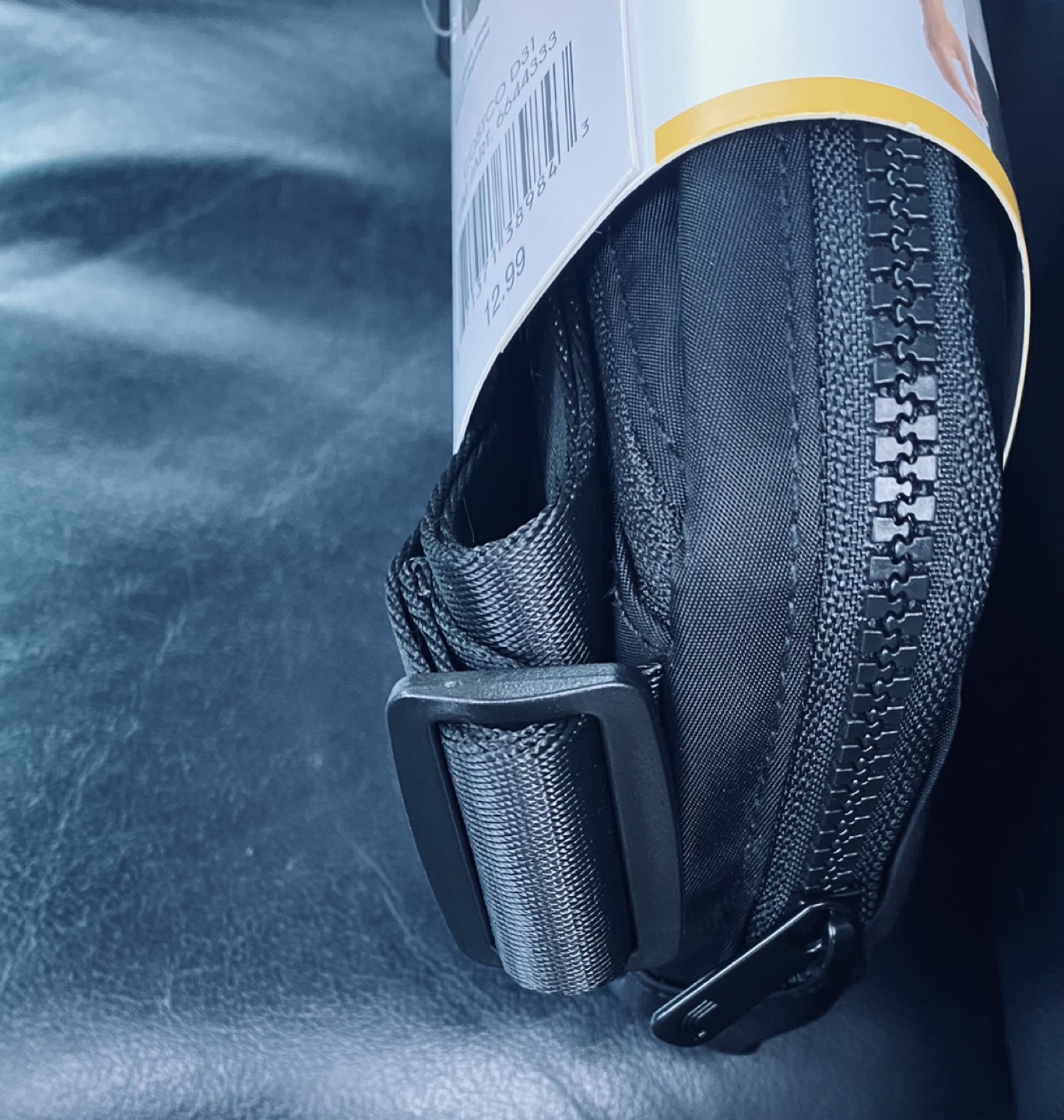 LOLË belt bag image indicator(2)