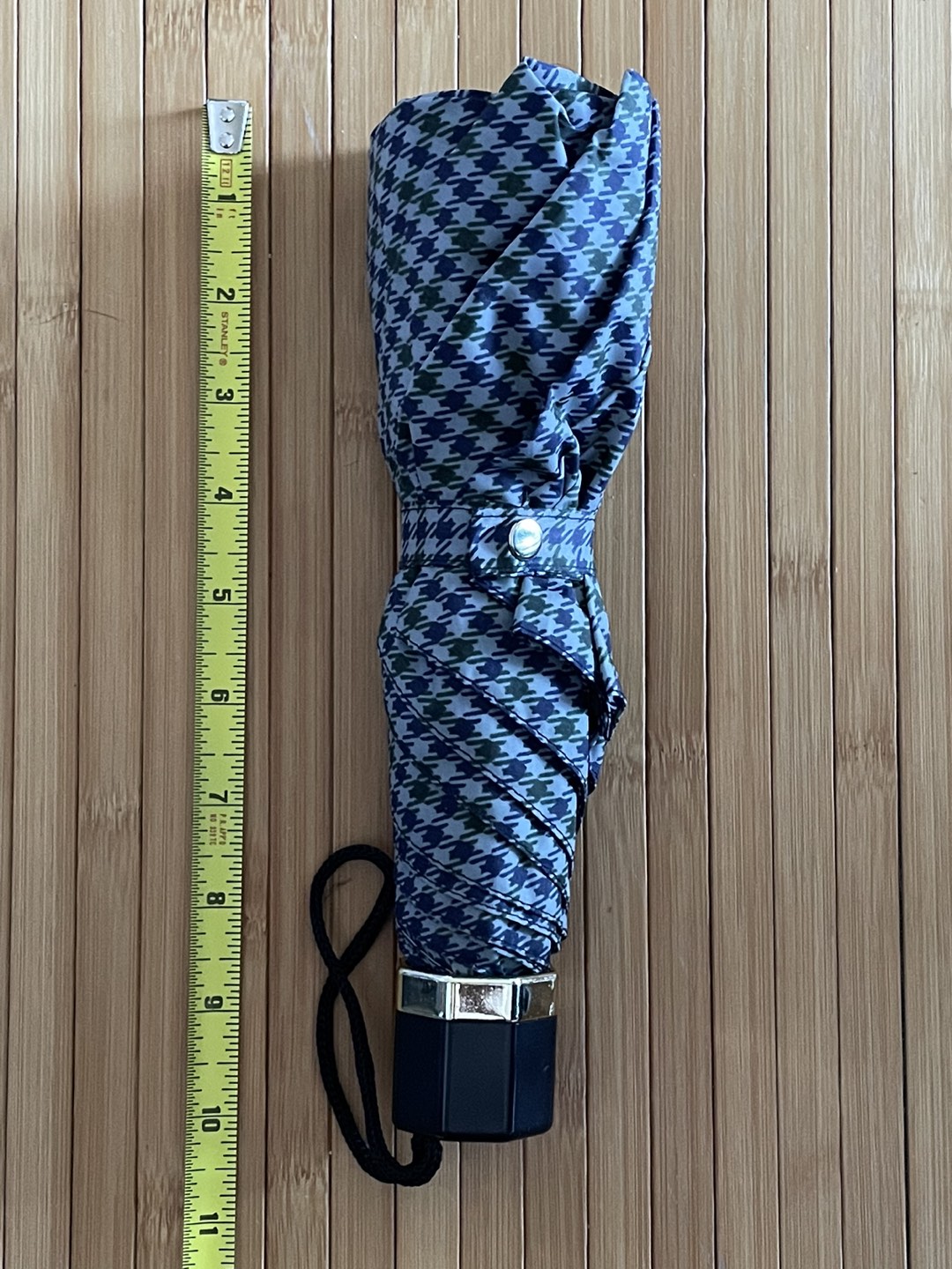 Folding umbrella thumbnail