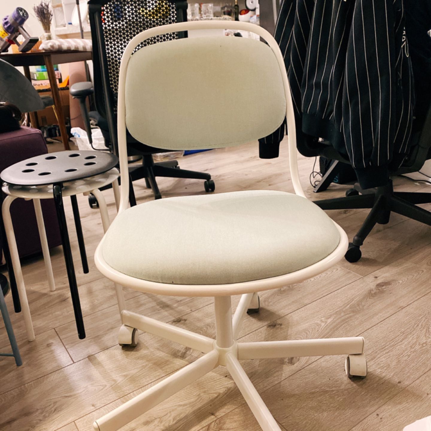 Chair thumbnail