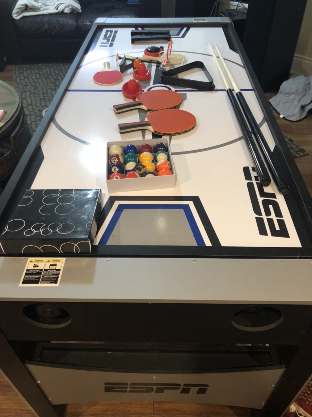 4-1 swivel gaming table