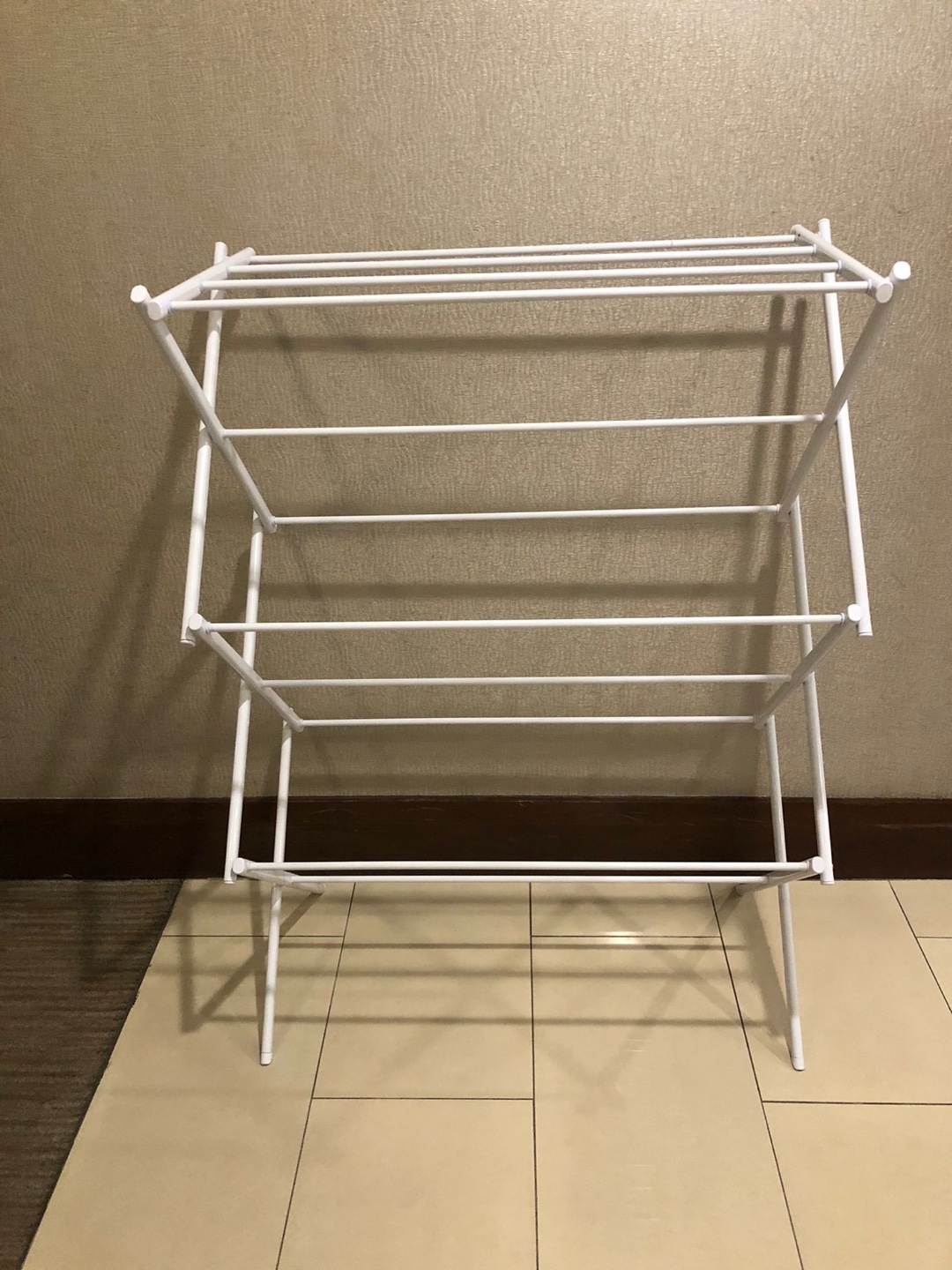 Clothes drying rack
