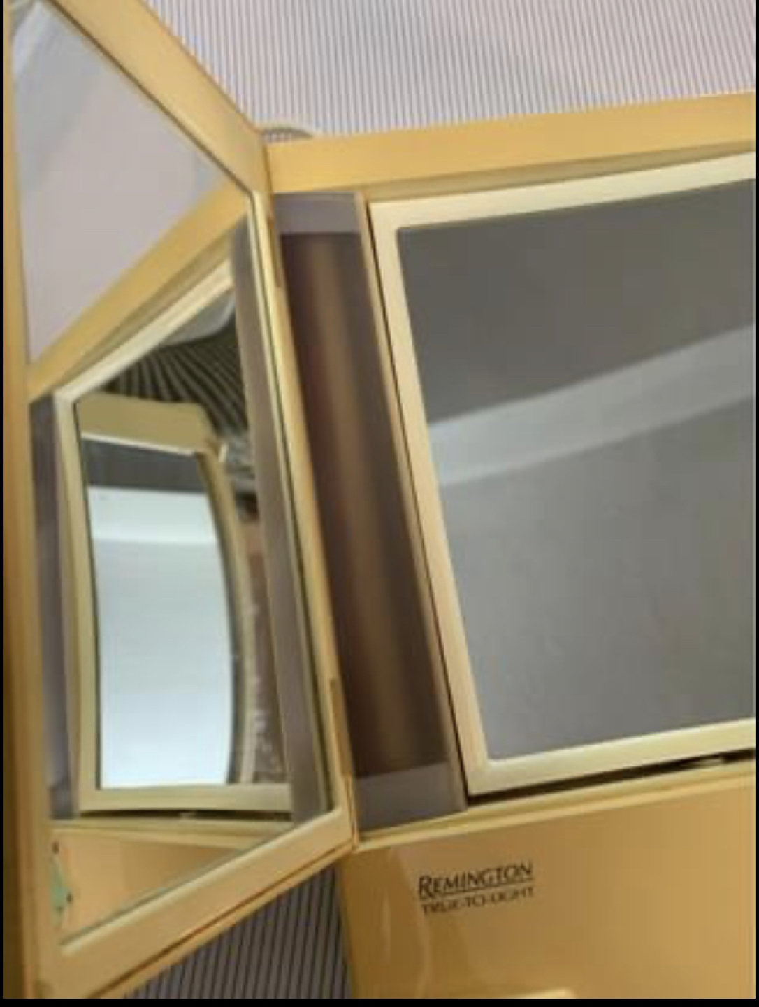 Moving sale Remington True To Light Mirror - photo 4