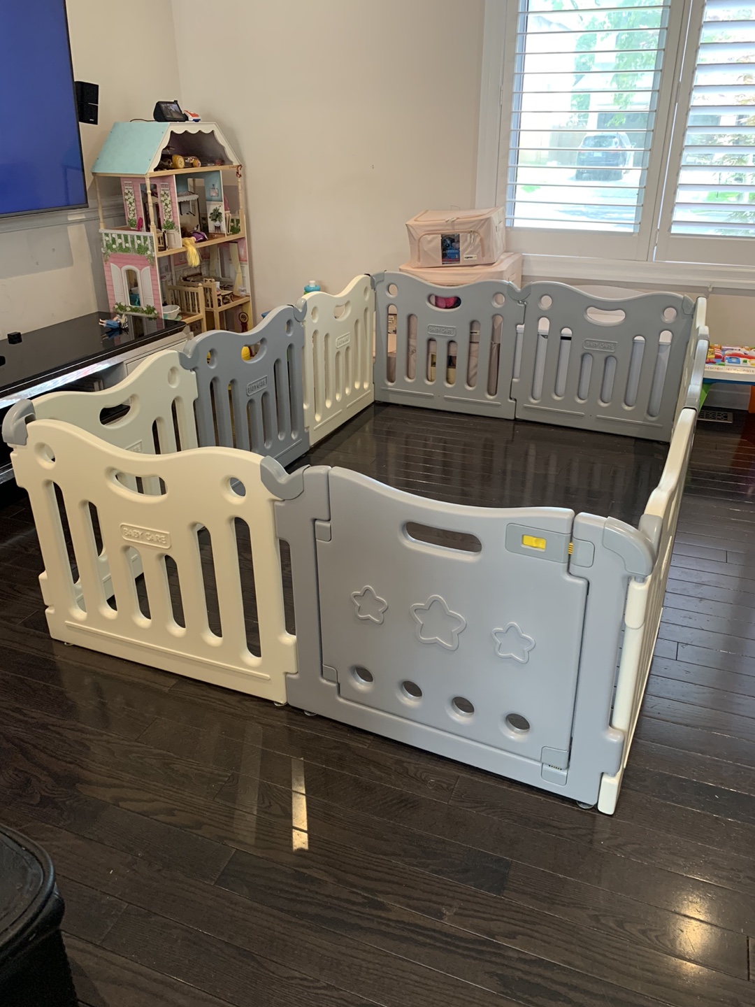 Baby care play pen