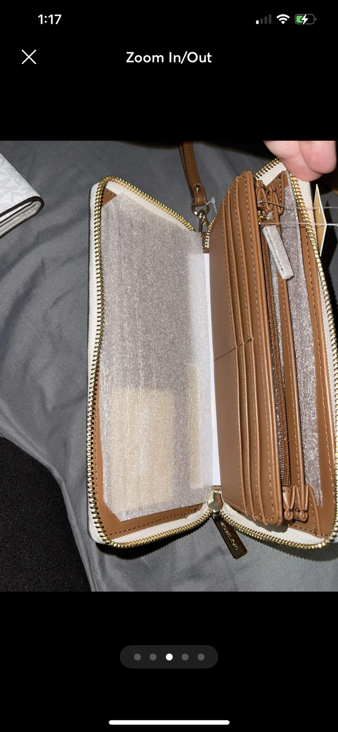 Micheal kors wallet image indicator(4)