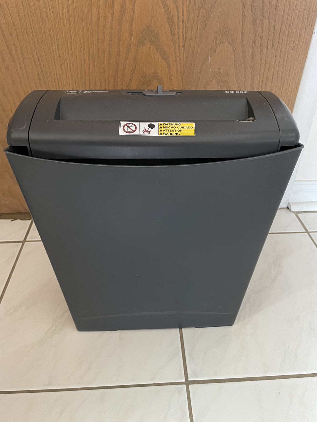 Paper shredder thumbnail