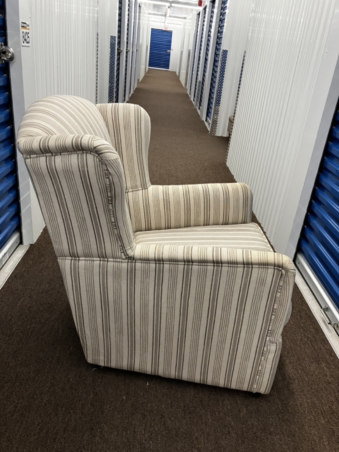 Wingback chair - photo 3