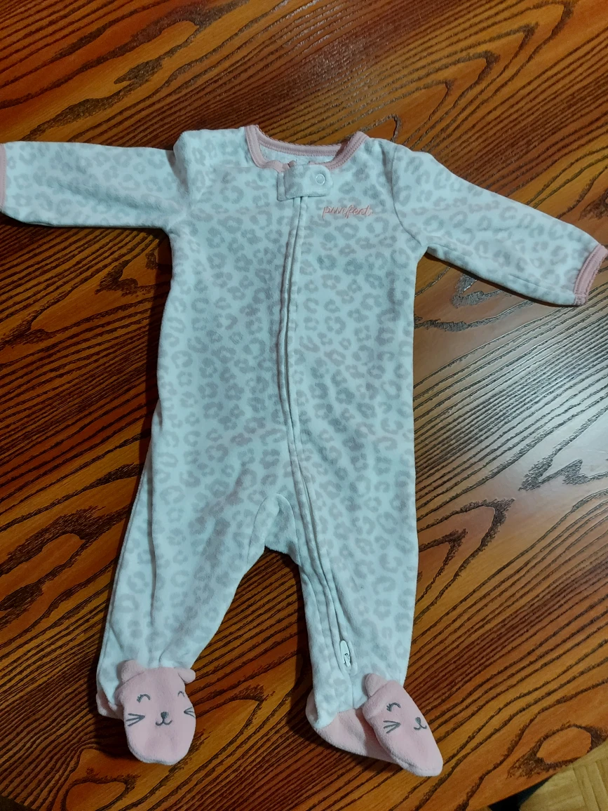 Baby clothes thumbnail