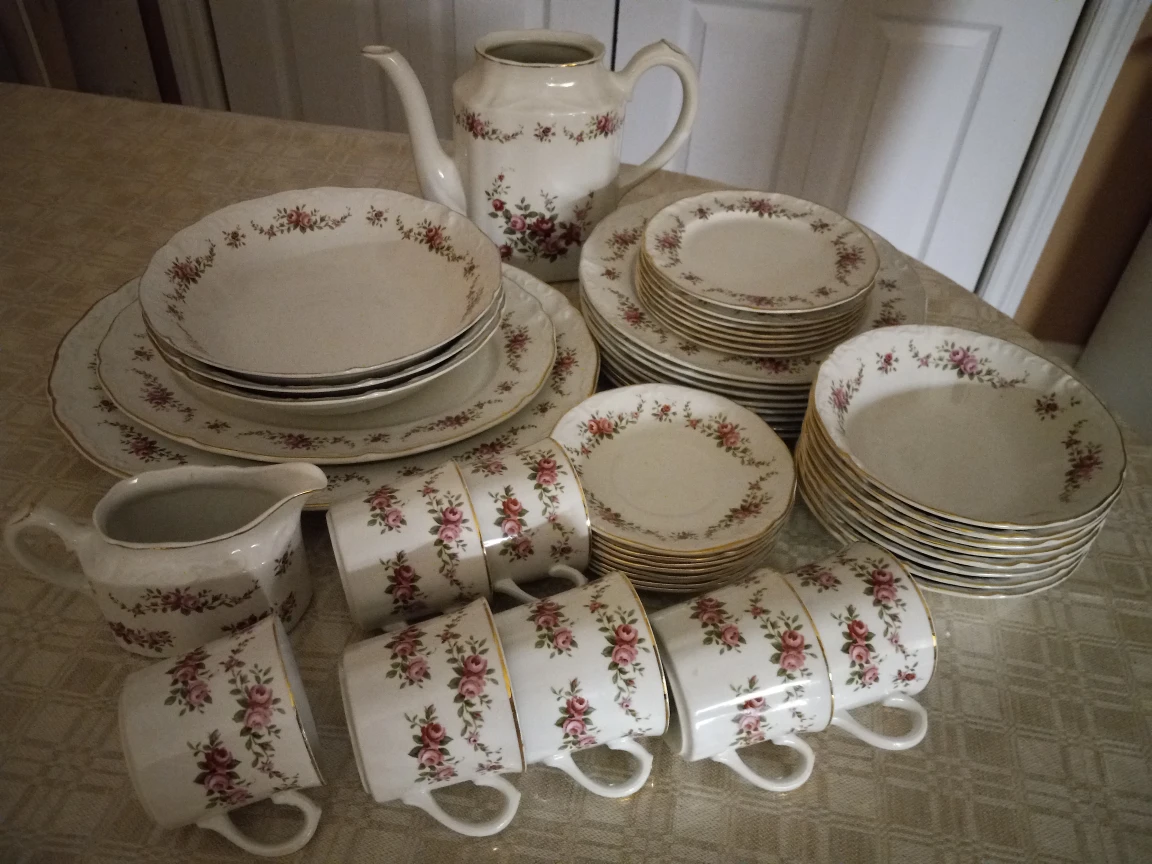 Dish set (45pcs) thumbnail