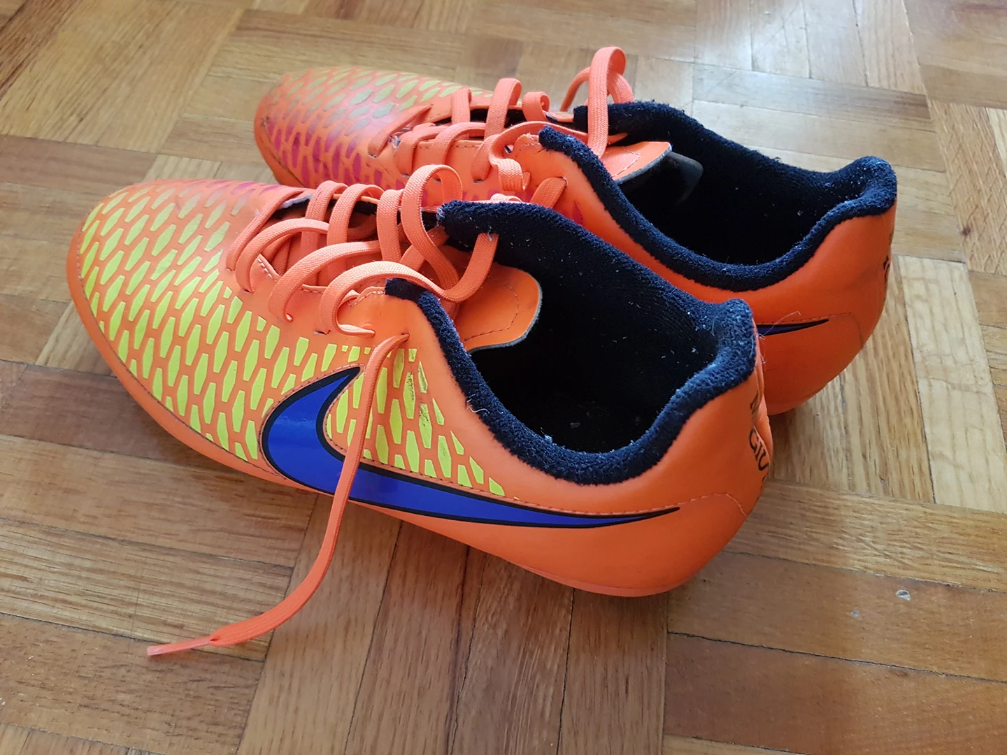 Nike Soccer Cleats 6 Youth US image indicator(2)