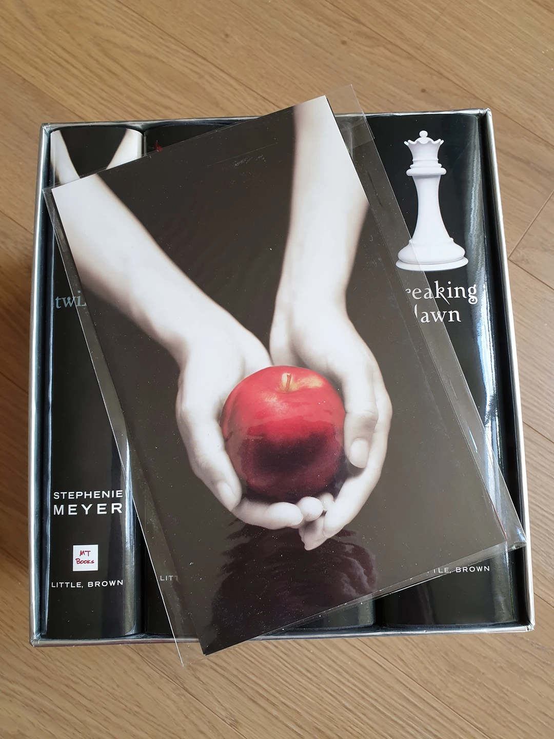 Twilight Saga Series Hardcover Box Set - photo 2