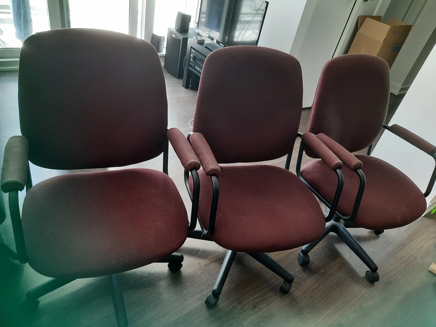 #chairs (total 4)