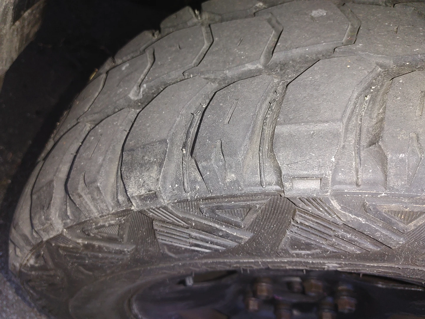 265 70 17 mt tire set kumho - photo 3