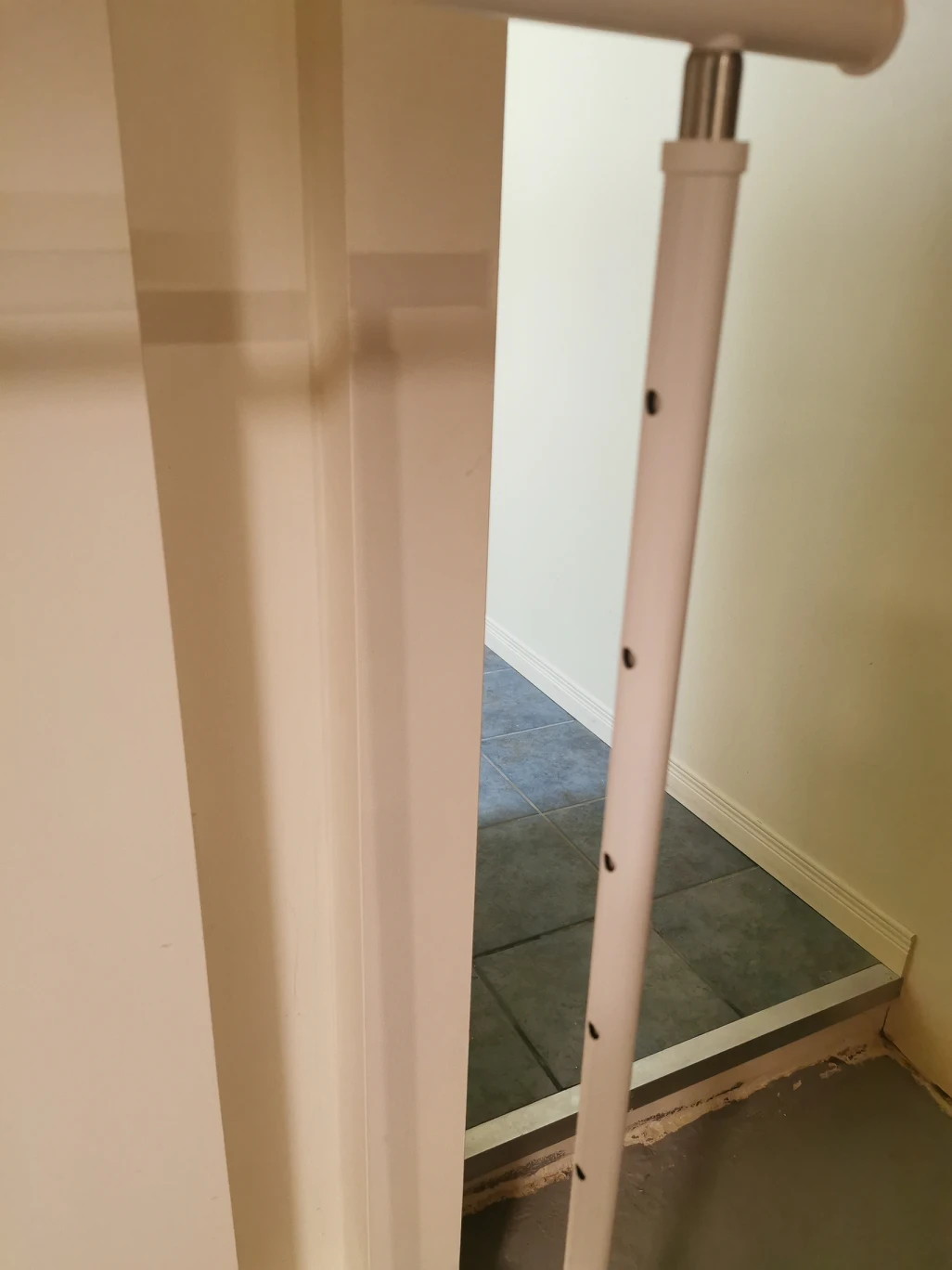 Portable Clothes Rack - Excellent Condition - photo 2