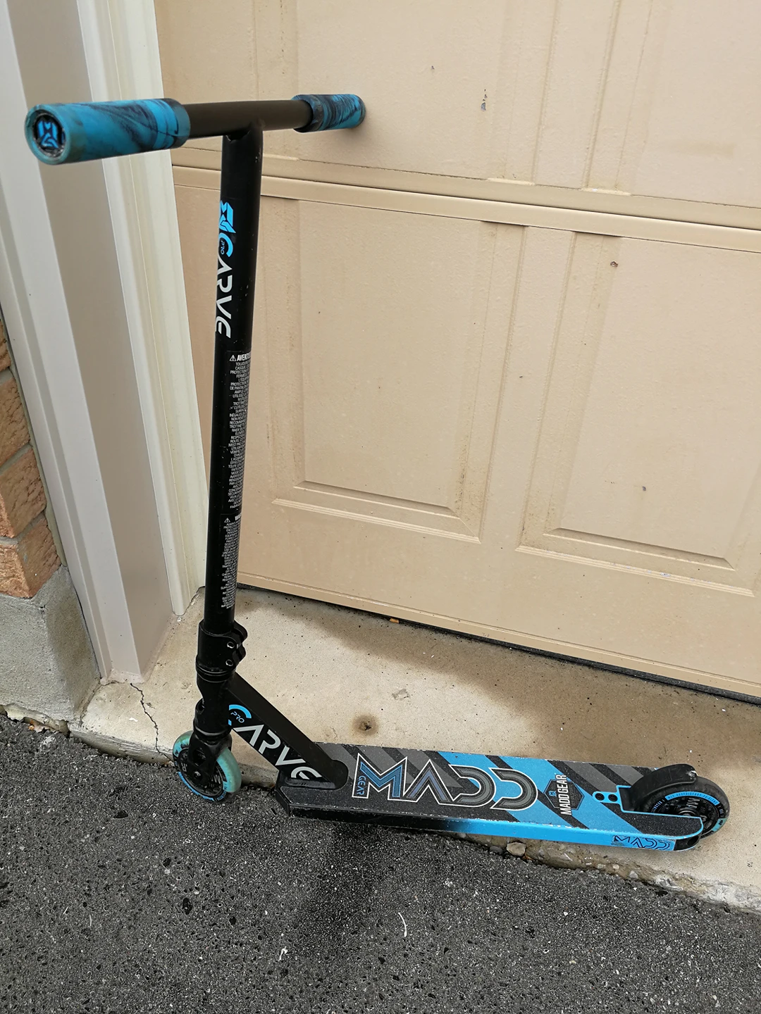 Kids' Scooters (moving sale) thumbnail