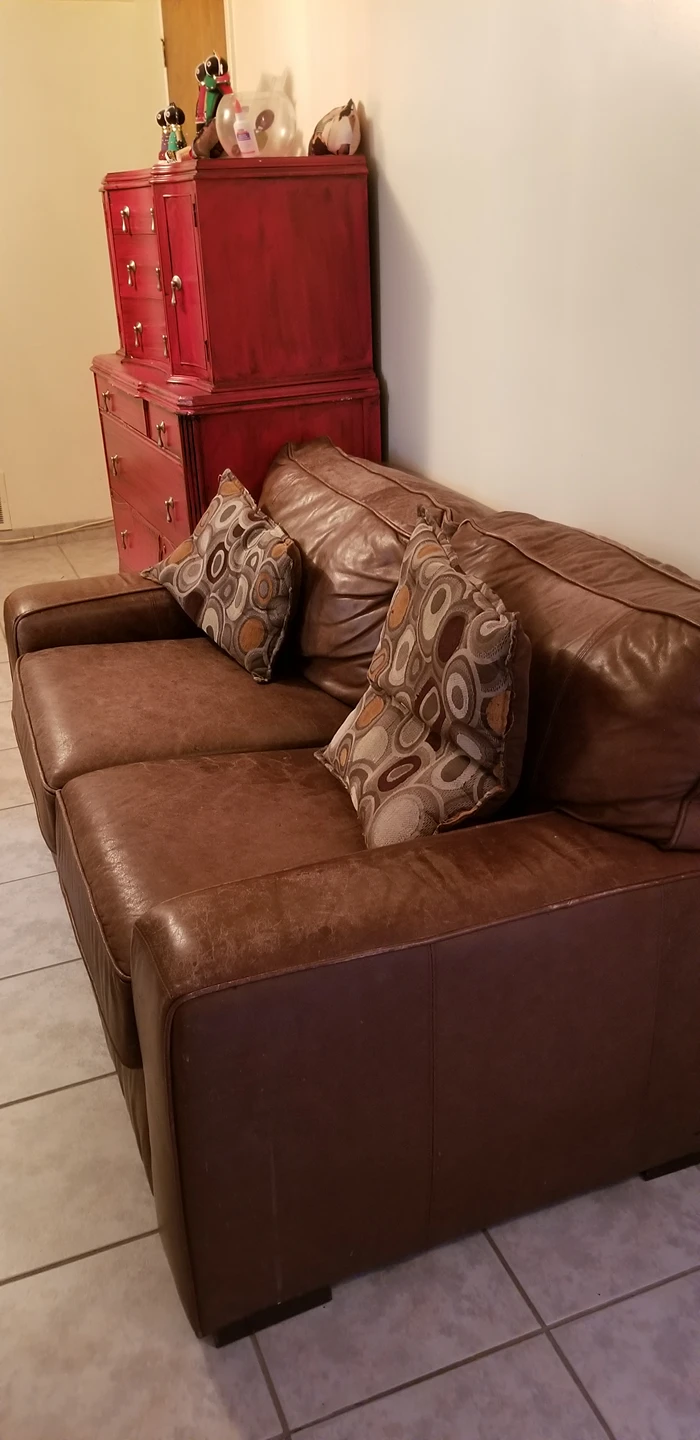 Small couch/Love seat - new price - photo 3
