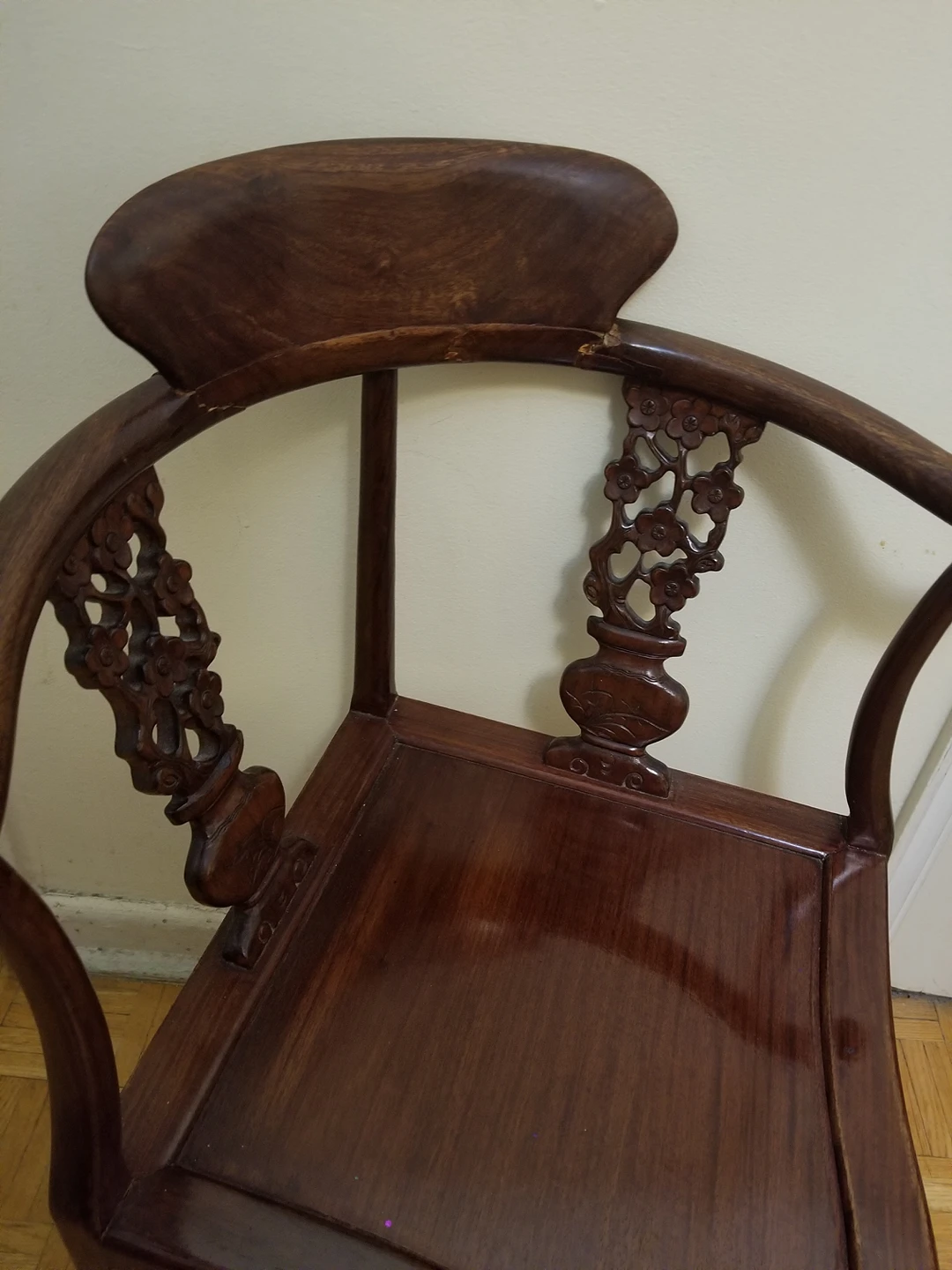 Antique chair with a spider plant pot - photo 2