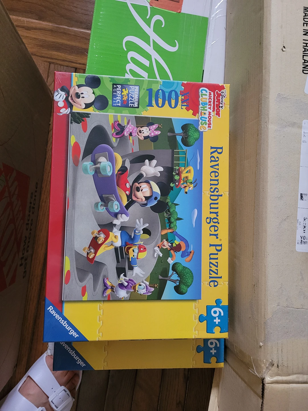 Ravensburger -  100 piece Mickey & Minnie: At The Skatepark - photo 2