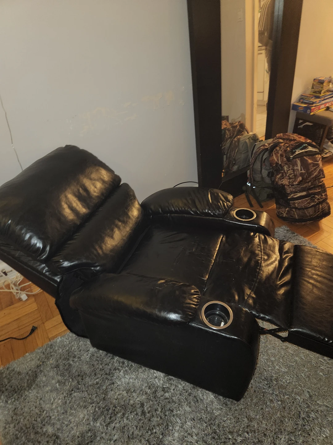 Used Recliner 4 sale! image indicator(4)