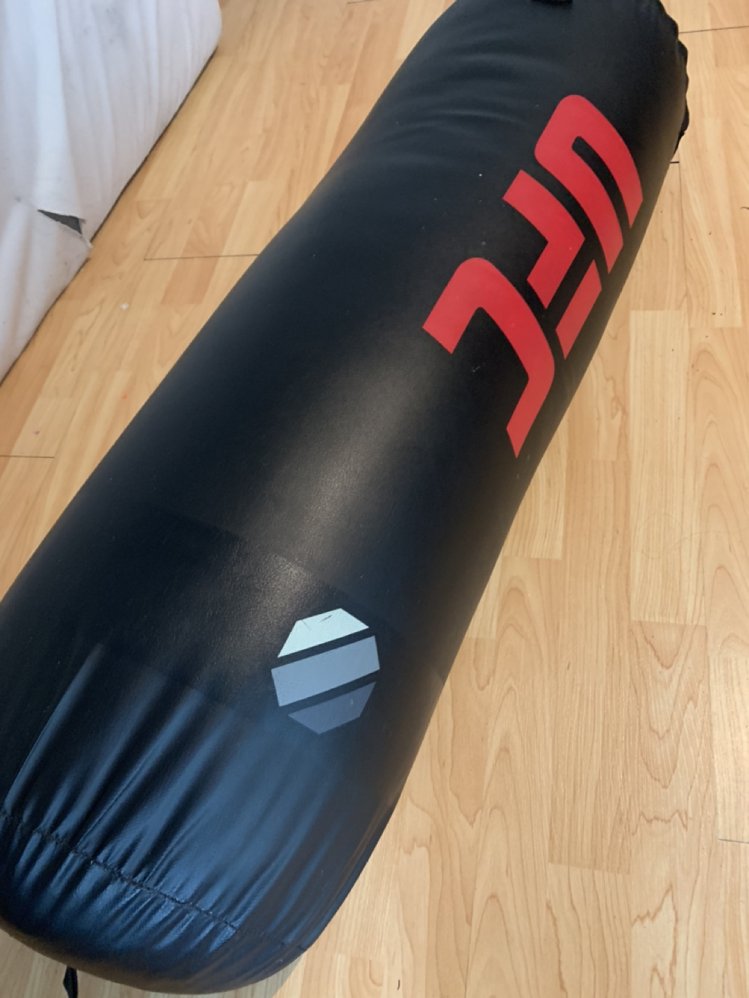 UFC standard heavy bag 100lb - photo 3